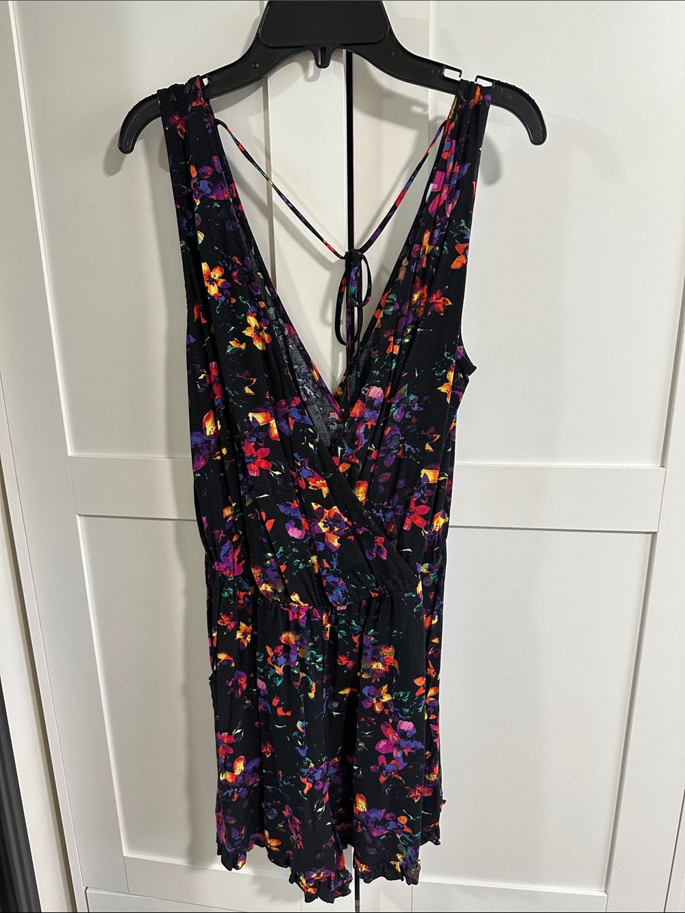 Floral Black V-Neck Sleeveless Romper
